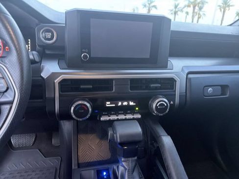 Certified 2025 Toyota 4Runner SR5 AWD/4WD image 19