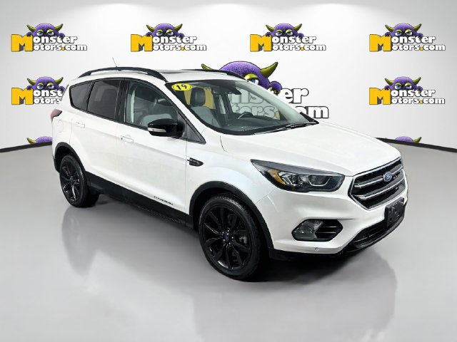 Used 2019 Ford Escape Titanium AWD/4WD image 3