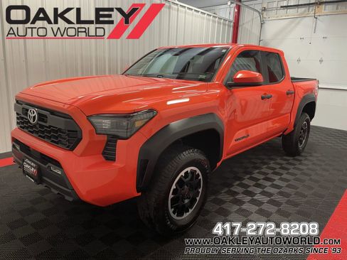 Used 2024 Toyota Tacoma TRD Off-Road AWD/4WD image 1