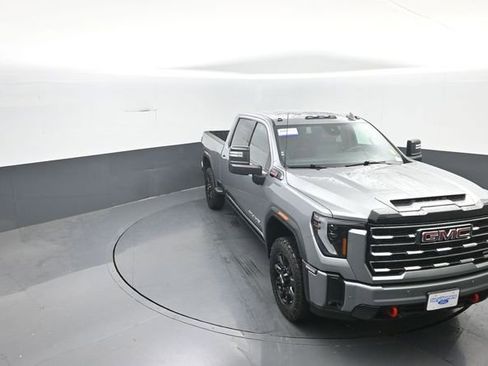 Used 2025 GMC Sierra 2500 AT4 w/ AT4 Premium Plus Package AWD/4WD image 26