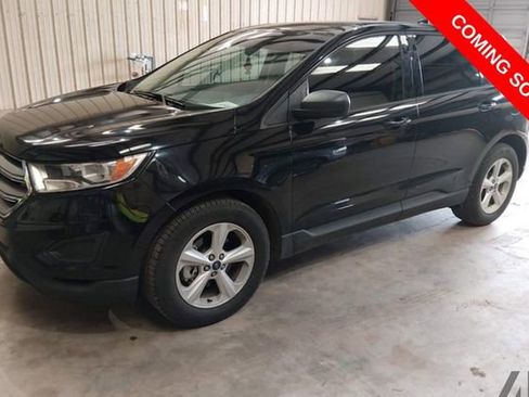 Used 2018 Ford Edge SE FWD image 2