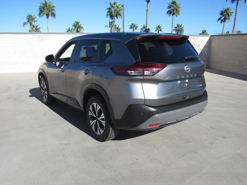 Used 2023 Nissan Rogue SV image 6