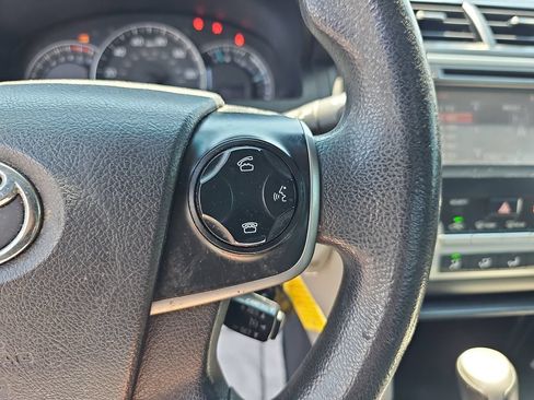 Used 2014 Toyota Camry LE FWD image 18