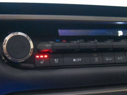 Used 2024 Toyota Tundra Limited image 24