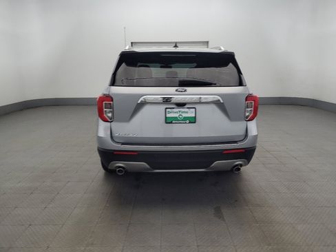Used 2023 Ford Explorer Limited image 6