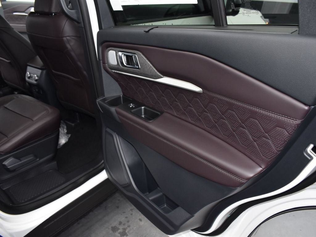 Used 2025 Ford Explorer Platinum w/ Ultimate Package RWD image 21