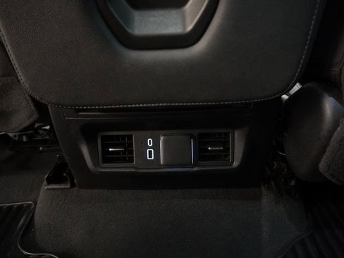 Used 2023 Chevrolet Silverado 1500 LT AWD/4WD image 28