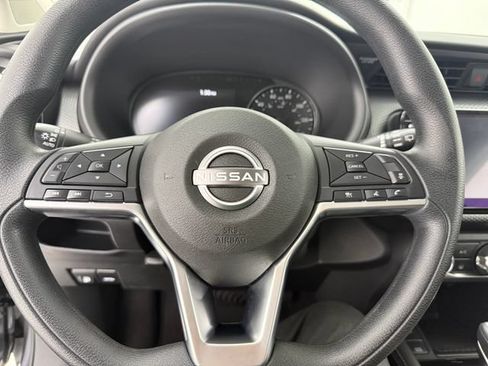 Used 2023 Nissan Kicks SV FWD image 9