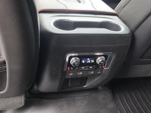 Used 2023 GMC Yukon Denali Ultimate AWD/4WD image 13