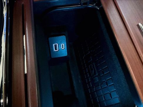 Used 2023 Lincoln Navigator Reserve image 32