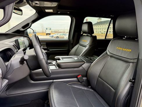 Used 2025 Ford Expedition Tremor image 11