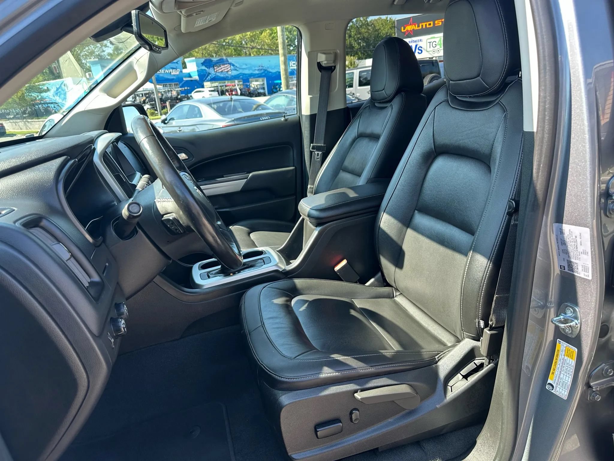 Used 2022 Chevrolet Colorado LT w/ Luxury Package AWD/4WD image 12