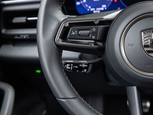 Certified 2025 Porsche Macan Turbo Electric AWD/4WD image 15