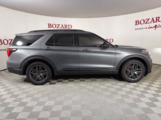 Used 2025 Ford Explorer ST-Line w/ Premium Package RWD image 14