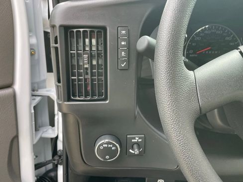 New 2025 Chevrolet Express 2500 Work Van image 23