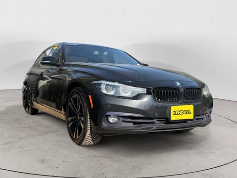 Used 2018 BMW 330i xDrive Sedan AWD/4WD image 4