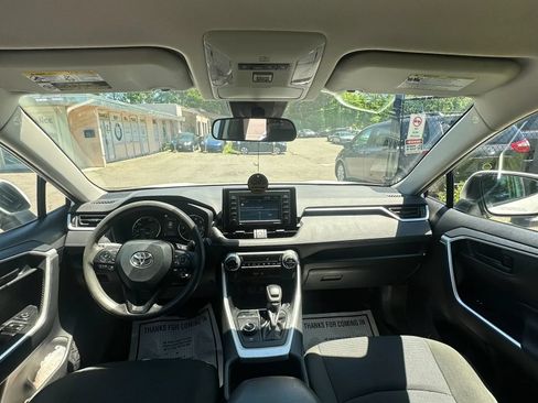 Used 2022 Toyota RAV4 LE AWD/4WD image 25