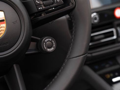 Certified 2026 Porsche Macan Turbo AWD/4WD image 27