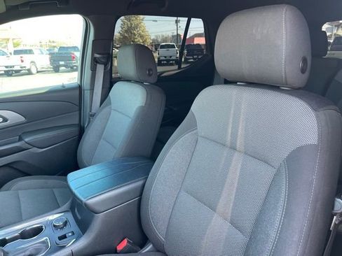 Used 2023 Chevrolet Traverse LT image 19