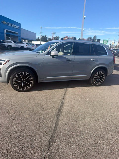 Used 2026 Volvo XC90 B6 Plus w/ Protection Package AWD/4WD image 4