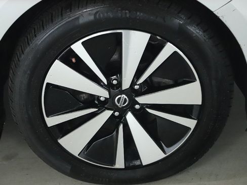 Used 2021 Nissan Altima 2.5 SV w/ SV Premium Package image 10