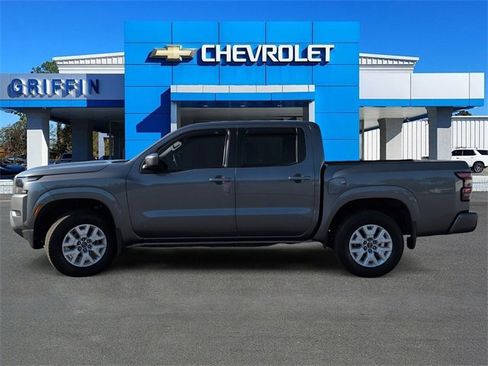 Used 2022 Nissan Frontier SV w/ Technology Package image 10