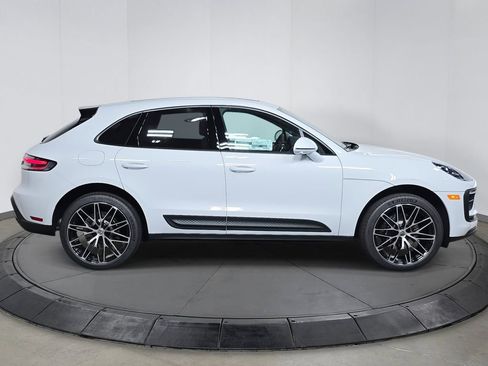 New 2026 Porsche Macan image 8