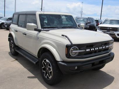 New 2026 Ford Bronco Outer Banks