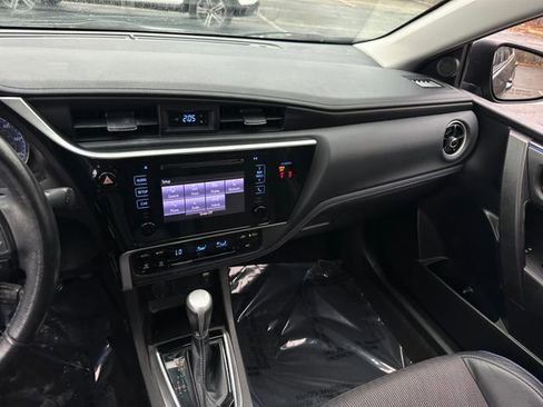 Used 2019 Toyota Corolla SE image 16
