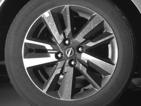 Used 2025 Nissan Versa SV FWD image 15
