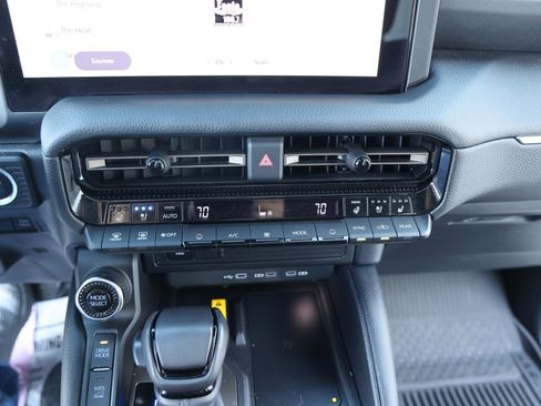 Used 2025 Toyota Land Cruiser image 24