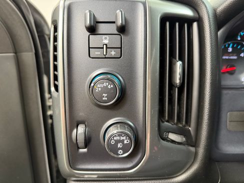 Used 2018 Chevrolet Silverado 1500 LT w/ All Star Edition AWD/4WD image 12