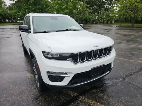Used 2023 Jeep Grand Cherokee 4WD 4xe w/ Luxury Tech Group II image 8