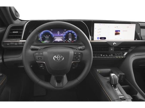 Used 2023 Toyota Crown Platinum AWD/4WD image 7