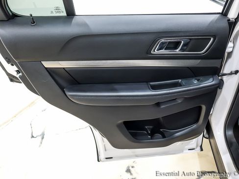 Used 2018 Ford Explorer XLT w/ Equipment Group 202A image 29