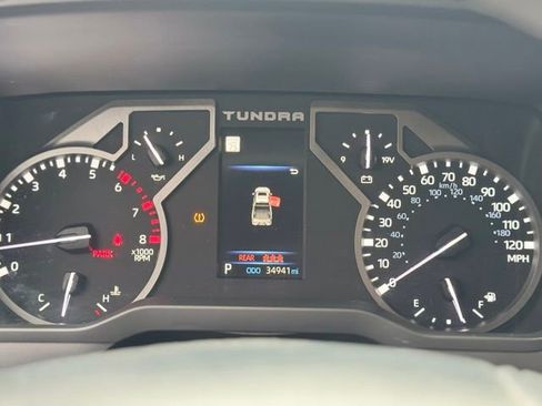 Used 2022 Toyota Tundra SR5 w/ SR5 Convenience Package AWD/4WD image 25