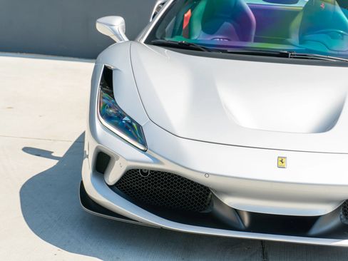 Used 2022 Ferrari F8 Tributo RWD image 27
