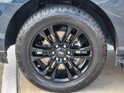 Used 2024 Ford Expedition XLT RWD image 10