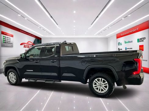 Used 2022 Toyota Tundra SR5 w/ SR5 Convenience Package image 5