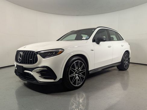 Used 2025 Mercedes-Benz GLC 43 AMG 4MATIC image 3