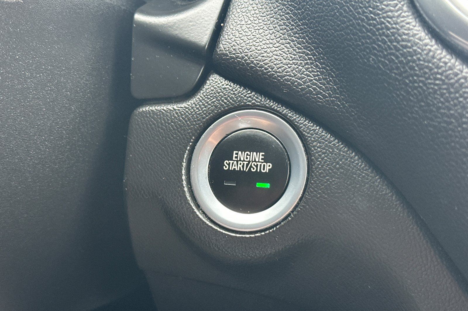 Used 2018 Chevrolet Equinox LT FWD image 25