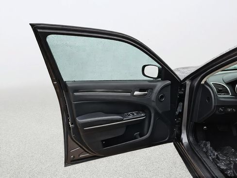 Used 2019 Chrysler 300 Touring w/ Sport Appearance Package RWD image 21