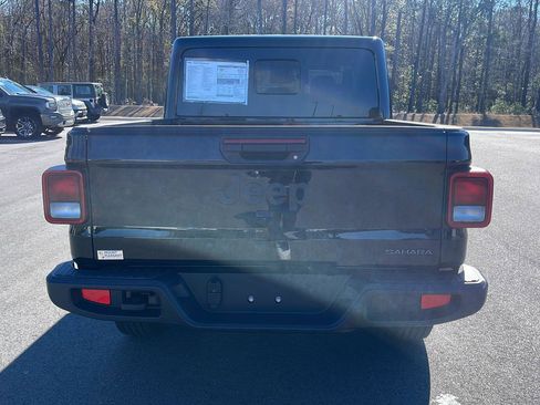 New 2026 Jeep Gladiator Sahara image 6