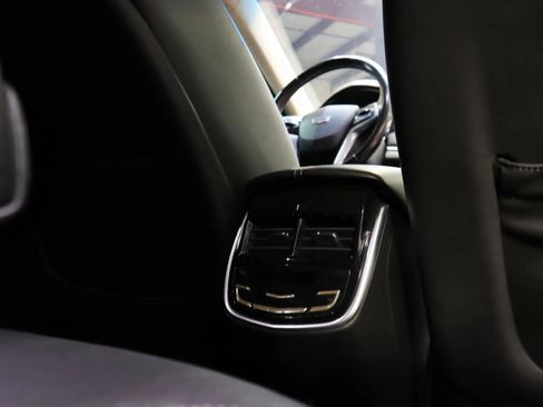 Used 2018 Cadillac XTS w/ Rear Seat Comfort Package image 32