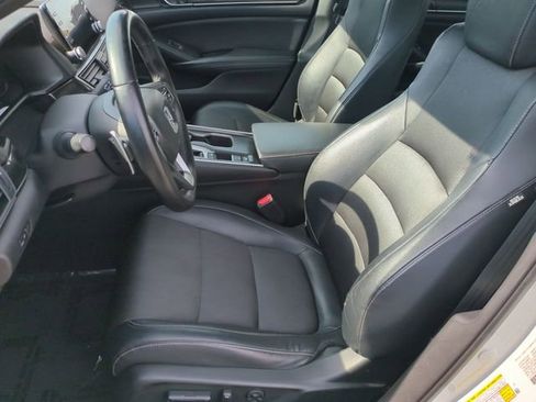 Used 2018 Honda Accord Sport image 11