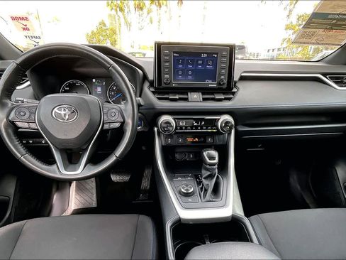 Used 2022 Toyota RAV4 SE w/ SE Grade Weather Package image 14