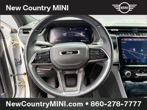 Used 2022 Jeep Grand Cherokee L Overland w/ Luxury Tech Group IV AWD/4WD image 12