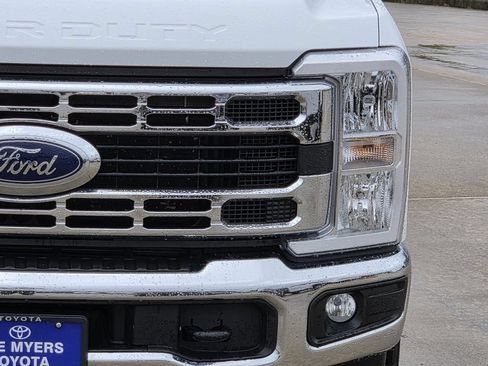 Used 2025 Ford F250 XLT AWD/4WD image 4