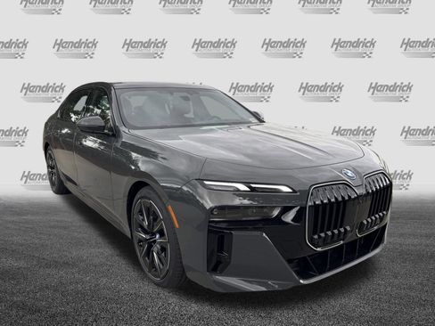 New 2026 BMW 750e xDrive AWD/4WD image 2