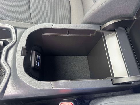 Certified 2022 Toyota RAV4 LE w/ Carpet Mat Package (TMS) image 38